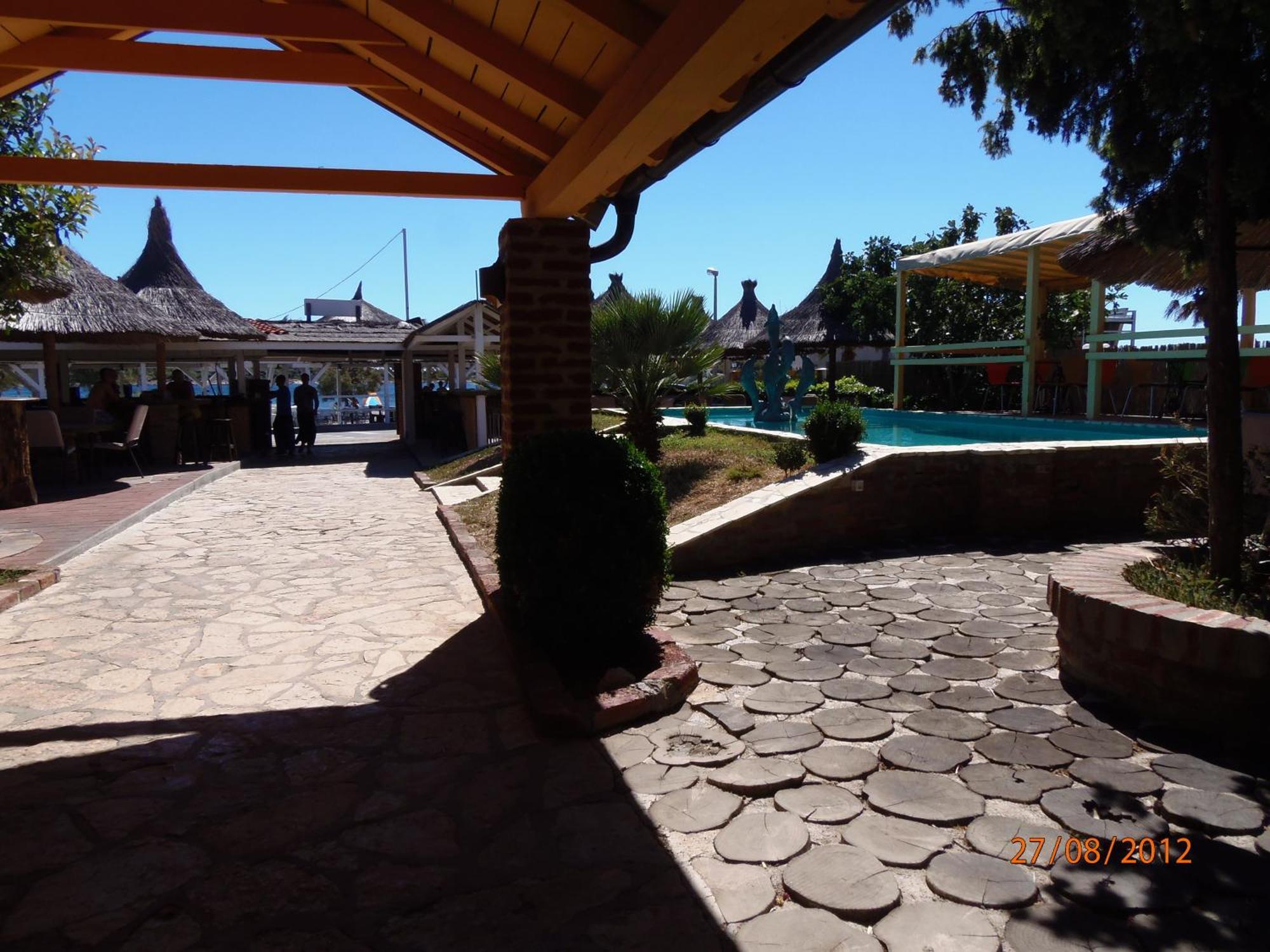 Tribunia Beach Hotel Tribalj Extérieur photo